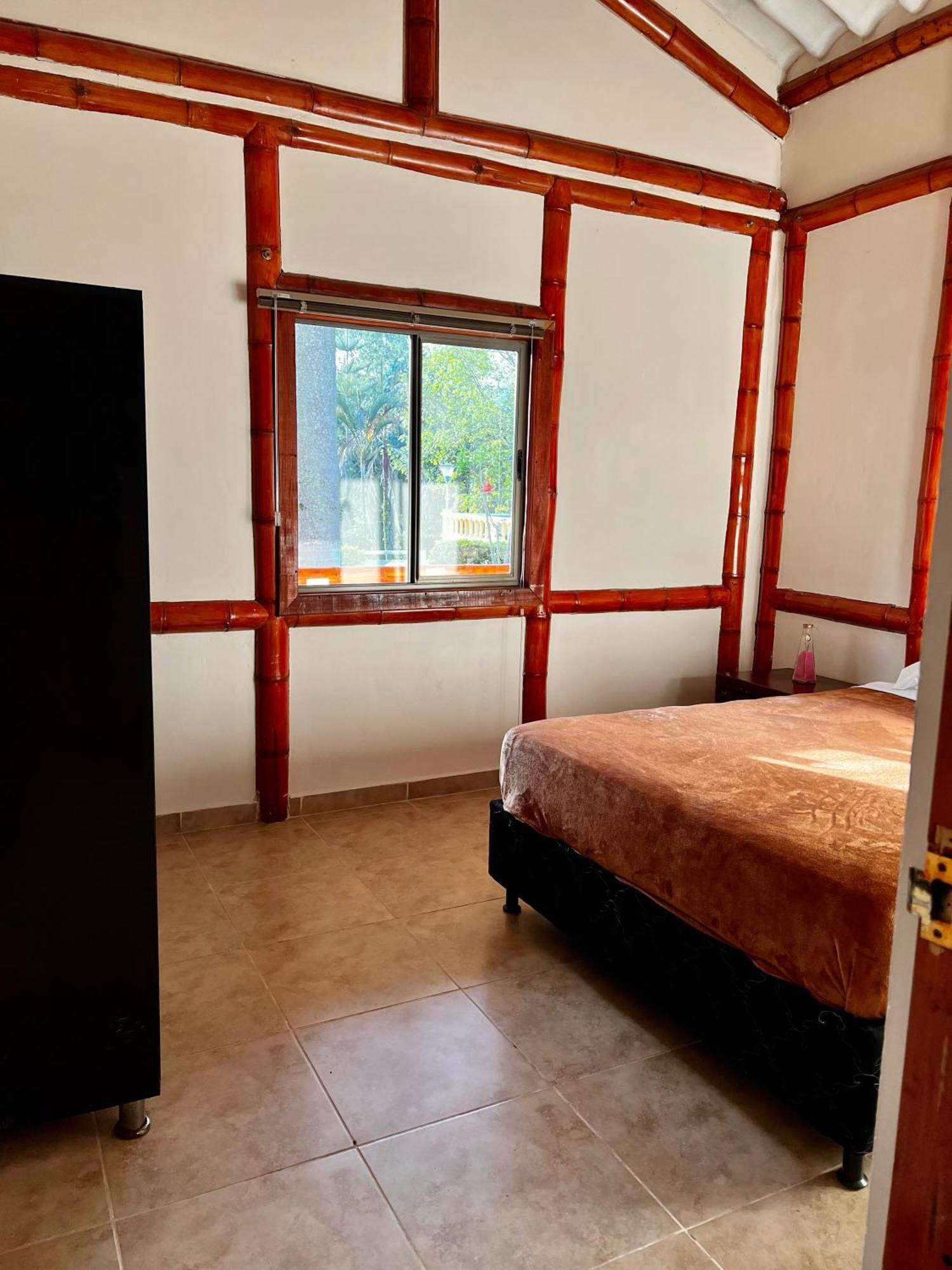 Hotel Casa Confort ซานตาโรซา เดกาบัล ภายนอก รูปภาพ