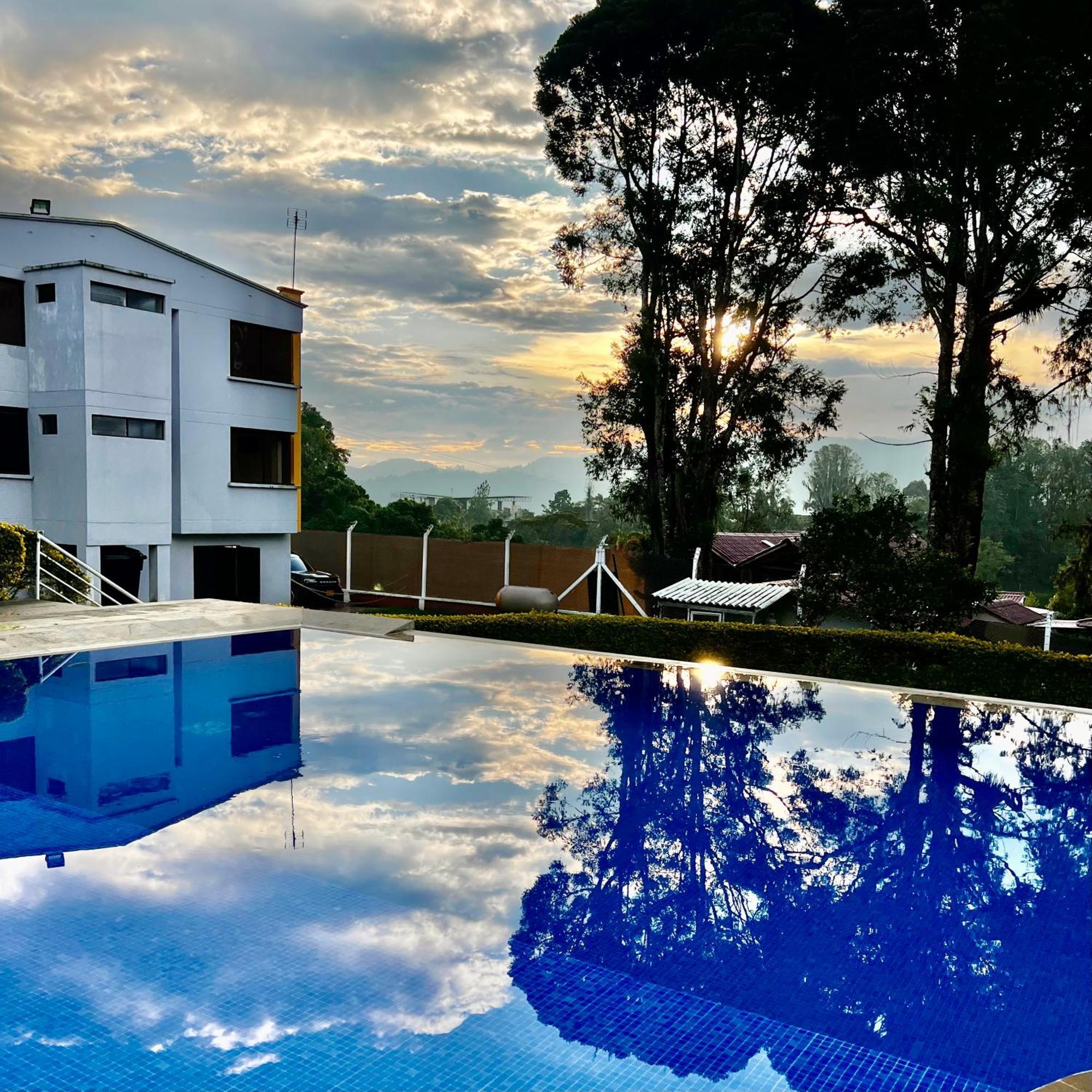 Hotel Casa Confort ซานตาโรซา เดกาบัล ภายนอก รูปภาพ